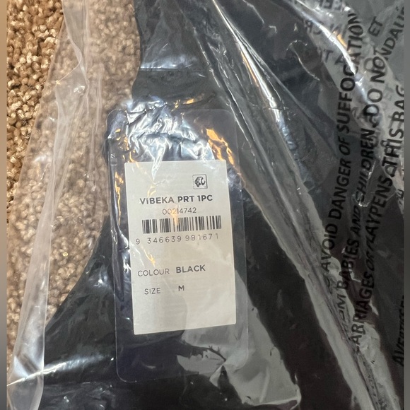 Fox & Royal Vibeka Print One Piece - Picture 9 of 10